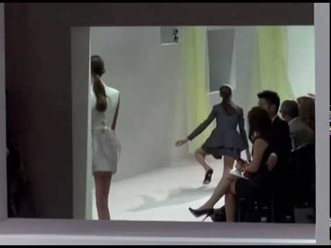 Model falls + Big Wardrobe malfunction at Dior Spring/Summer 2013