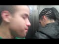 Chino&Nacho atrapados en ascensor en Perú