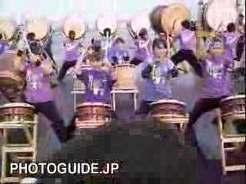Taiko drummers at Tokyo Marathon ...