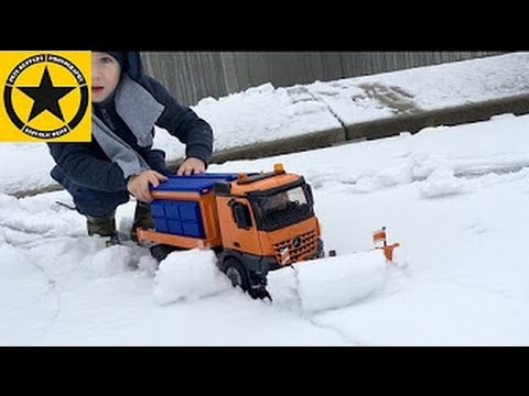 BRUDER Toys 03685 MB Arocs WINTER SERVICE OUTDOOR Test LONG PLAY!