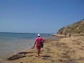 Passeggiata nella spiaggia dorata di Torre Salsa Passeggiata nella spiaggia dorata di Torre Salsa