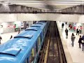 un aspecto de la llegada de trenes a la estacion place-des-arts, la cual es donde uno se baja para ir a el festival de jazz o al complejo desjardins, asi como ir a la zona cultural de montreal. esta es de las estaciones mas usadas en verano.