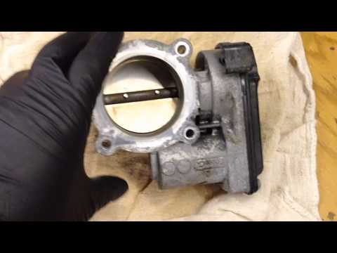 how to clean a clio throttle body