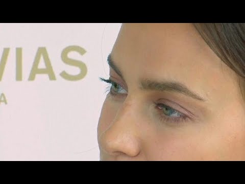 Russisches Topmodel Irina Shayk bei Brautmodenschau i ...