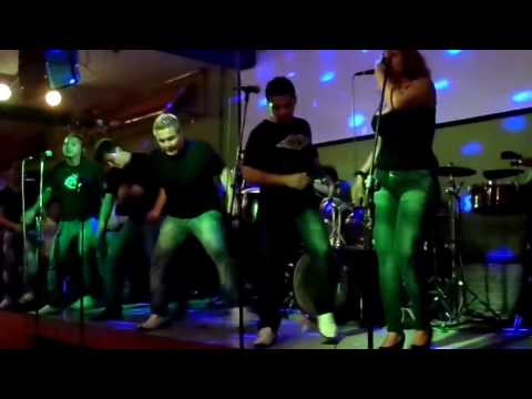 ilusion de iquitos - Esta Noche - Grupo Ilusión de Iquitos de los Hermanos Sánchez. En vivo en El Muelle, Lima, 31 de enero del 2014.
