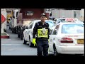 Видеоновость Танцующий полицейский-регулировщик в центре города | Michael Jackson