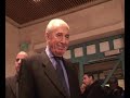 הנשיא שמעון פרס בא לביקור בעמק הירדן, בבית גבריאל וילדי העמק מקבלים את פניו