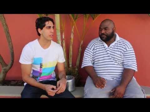 sopa - Eu entrevistando o maior viral brasileiro de 2013, o SOPA PA NOIS, que por coincidência também é de Marília/SP. Sempre esperamos que os virais vão pra TV con...