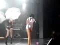 Rihanna-Umbrella-LIV