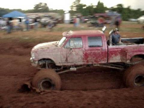 HUGE Ford F350 DIESEL 4X4 MUD TRUCK EPIC STUCK IN MUD BOG