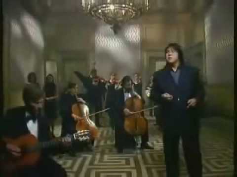 Roberto Orellana mi vida esta llena de ti