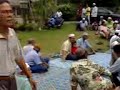 Ini adalah vidio menunjukkan saudara mara yang datang ke Brisu untuk memberi penghormatan yang terakhir pada arwah Puan Hjh Asiah bt Mohd Nor-sepupu Ramli.Al-Fatihah.