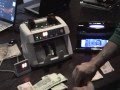 Contadoras de Billetes - YouTube