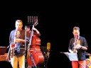 dresch quartet with zbigniew namyslowski 1/2

2008. szeptember 6. mu sz�nh�z, budapest
iv. �jbuda jazz fesztiv�l

dresch mih�ly - szaxofon / saxophone
luk�cs mikl�s - cimbalom
szandai m�ty�s - b?g? / double bass
bal� istv�n - dob / drums

guest:
zbygniew namyslowski - szaxofon / saxophone