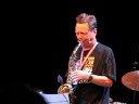 dresch quartet with zbigniew namyslowski 1/2

2008. szeptember 6. mu sz�nh�z, budapest
iv. �jbuda jazz fesztiv�l

dresch mih�ly - szaxofon / saxophone
luk�cs mikl�s - cimbalom
szandai m�ty�s - b?g? / double bass
bal� istv�n - dob / drums

guest:
zbygniew namyslowski - szaxofon / saxophone