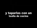 Esta receta es tradicional del norte de México.  Las medidas son exactas, excepto el agua, que varia muy poco de acuerdo a la textura deseada de la masa.  La receta hace aproximadamente 18 tortillas.3 ½  tazas de harina1 cucharadita de sal½ cucharadita de polvo para hornear100 gr de manteca vegetal -- cortada en pedacitos muy pequeños¾ a 1 taza de agua muy caliente (casi hirviendo)1. Poner la harina en un recipiente.2. Agregar la sal, el polvo para hornear y la manteca.. sin revolver.3. Vertir poco a poco el agua muy caliente sobre los ingredientes y mezclar con las manos, midiendo la cantidad de agua para obtener la textura deseada; debe sentirse húmeda y suave, pero no pegajosa.4. Amasar dentro del recipiente aproximadamente 5 minutos y formar una bola.5. Dejar reposar la masa dentro del recipiente de 15 a 20 minutos, cubierta con una toalla de cocina.6. Formar las bolitas de aproximadamente 40 gramos cada una.. mas o menos entre el tamaño de una pelota de ping-pong y una de golf.  Volver a tapar las bolitas con la toalla.7. Colocar una bolita sobre una superficie limpia y presionar ligeramente con los dedos.8. Extender con el palote hasta obtener la forma de un óvalo.  Despegar y girar el óvalo a la derecha 45 grados y extender otro poco.  Volver a girar otros 45 grados a la derecha y extender hasta lograr un circulo del tamaño deseado.9. Colocar la tortilla sobre un comal muy caliente (fuego alto), hasta que se formen pequeñas burbujas del lado que falta por cocer; voltear la tortilla y esperar a que se infle un poco; voltear nuevamente y con una espatula presionar la tortilla hasta que el aire que esta dentro se extienda completamente en el interior y se termine de inflar por completo.