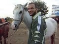 محمد خليل مع الحصان أثناء عيد الأضحى في مدينة سمنود