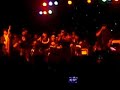 los van van est un groupe musical de cuba, cr�� par le bassiste juan formell en 1969, ancien membre de l'orchestre d'elio reve, qui sera rejoint par un autre membre de cet orchestre, cesar ''pupy'' pedroso . ''changuito'', percussioniste du groupe, a invent� le rythme appel� songo qui �voluera vers la timba, qui est le principal style musical que joue actuellement los van van.

la presse argentine les a surnomm� les 