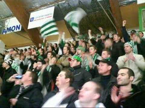 Knallen - Taifs gamla kampsång, typ... Viktig sång, hoppas ingen blir arg om jag råkat ta någons bilder, tog bara några som låg på datorn.