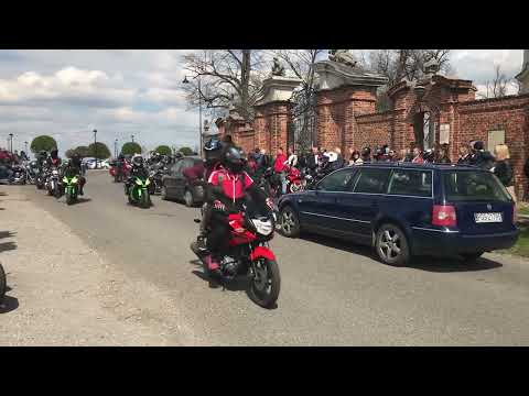 Otwarcie sezonu motocyklowego na Świętej Górze (2022) :: reporterka: Aldona Brycka-Jaskierska