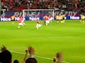 ... tym razem trafił :)6 sierpnia 20089. minuta. Mauro Cantoro strzela bramkę z rzutu wolnego dla Wisły na 1:0 w rewanżowym meczu II rundy eliminacji Ligi Mistrzów.Awans Wisły (1:2 i 5:0, bilans dwumeczu 6:2).W III rundzie eliminacji LM na Wisłę czekała słynna FC Barcelona.