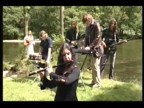 DONOCKLEY - Troy Donockley (Iona) plays pipes for Mostly Autumn From