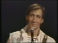 maple leaf gardens, toronto.
17th december 1982.

john entwistle, pete townshend, roger daltrey and kenney jones.

rather good! dunno about pete's clothes, though.
