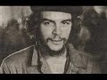 aprendimos a quererte
desde la historica altura
donde el sol de tu bravura
le puso cerca la muerte

aqui se queda la clara,
la entranable transparencia
de tu querida presencia
comandante che guevara

vienes quemando la brisa
con soles de primavera
para plantar la bandera
con la luz de tu sonrisa

aqui se queda la clara,
la entranable tranparencia
de tu querida presencia
comandante che guevara

tu amor revolucionario
te conduce a nueva empresa
donde esperan la firmeza
de tu brazo libertario

aqui se queda la clara,
la entranable tranparencia
de tu querida presencia
comandante che guevara

seguiremos adelante
como junto a ti seguimos
y con fidel te decimos
