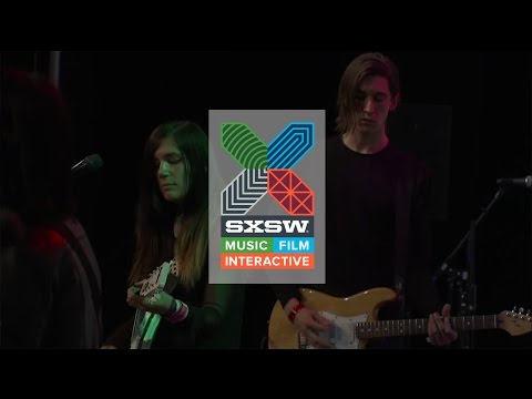 Dum Dum Girls -