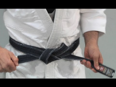 how to tie the belt of a gi