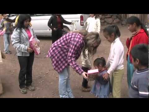Niños de cuatro comunidades cusqueñas también recibieron regalos en Navidad