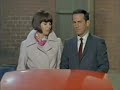 Agent 99 runing over car Agent 99 runing over car
