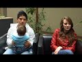 een eerlijke reportge over een veelbesproken onderwerp... tijdens de overname hebben groepen creatieve jongeren in de vrt gewerkt... dit is het product dat ��n van de groepje heeft afgewerkt... een onderwerp dat in een verkeerd daglicht word gesteld... wij wilden het clich� beeld van tienerzwangerschap=mislukking doorbreken... 

regie: de gryse arne
regie-assistant: phaedra
camera: lobke en silke
redactie: the crew
montage: lobke
research: pheadre & arne
host: aris