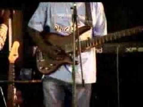 Macheso - Petunia
