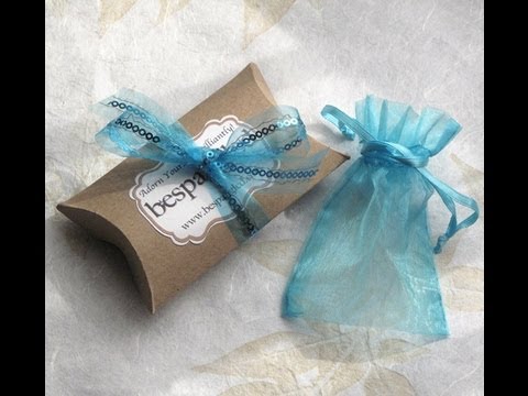 Packaging - http://jewelrytutorialhq.com/make-your-own-pillow-boxes-handmade-packaging-tutorial/ (click for materials list & free printable pillow box template) Making y...
