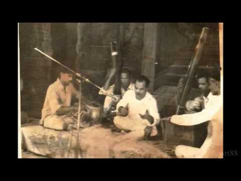 Thumari - Raag Mishra Gara, Taal Dadra JOIN TODAY! http://facebook.com/DesiOldies/ Title: Panghatwa Pe Nandlaal Chhed Layi Re Vocals: Ustad Azmat Hussain Khan Film: N/...