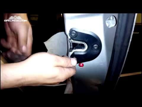 how to remove astra h door handle