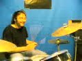 Javier Bardem tocando bateria en mi kasa