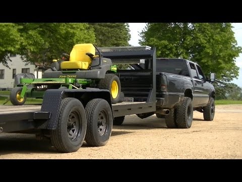 Gooseneck - Quick video of hooking up the gooseneck and then loading the John Deere 757 ZTRAK.