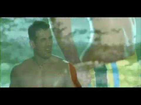 0 Tusshar Kapoor Does A Half Nekked John Abraham Tushie Flash!!!
