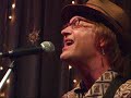 tommy performing solo at eddie's attic.