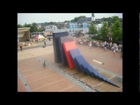 World Record: Largest Toppling Domino Stones