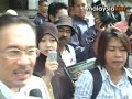 Click here to watch this video Sodomy: Anwar turns to Syariah Court