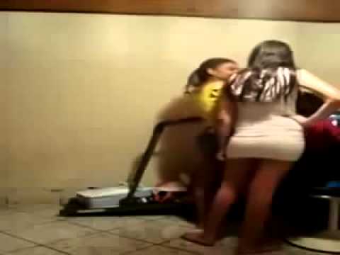 Comeram o rabo da novinha