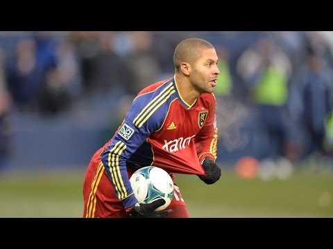 Video: Alvaro Saborio opening goal at 2013 MLS Cup
