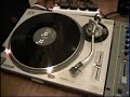 http://www.djtutor.com/counting 
this method applies to cd mixers, pc programs(but only if they do not already show you the bpm) too!!, how to count the bpm, beats per minuet