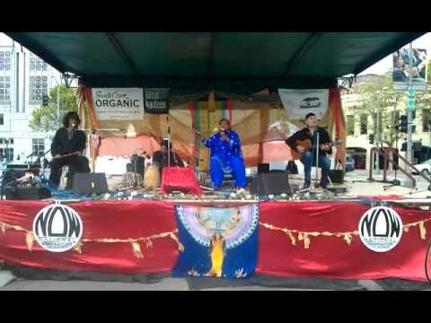 Riffat - RIFFAT SULTANA AT EARTH DAY FESTIVALSFO 04/24/2011 ALONGWITH GURDEEP JI ON TABLA, RICHARD ON GUITAR, MANOOS ON BASURI.