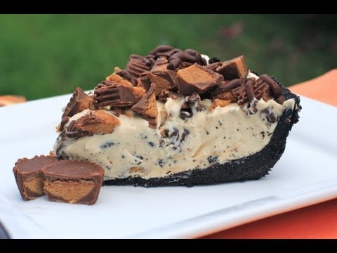 reeses - Get Recipe: http://divascancook.com/2013/05/frozen-reeses-pie-recipe-chocolate-peanut-butter-pie.html I just love a no-bake dessert pie and this frozen Reese...