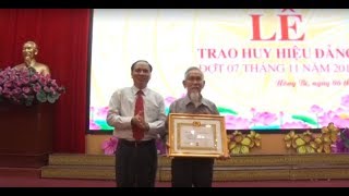 Đảng bộ thành phố Uông Bí: 61 đảng viên được trao Huy hiệu Đảng đợt 7-11
