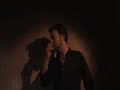 in this famous soliloquy, hamlet (ned jolliffe) agonises over a heavy decision...to be or not to be? to leave things as they are or take action...and risk the chance of losing his life? filmed, directed and edited by richard wilson.